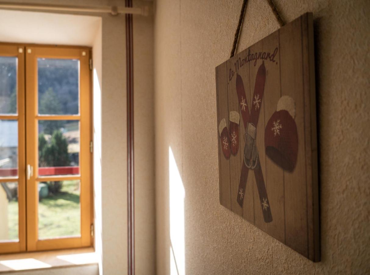 Gite Auberge Les Cascades Ла-Монжі Екстер'єр фото