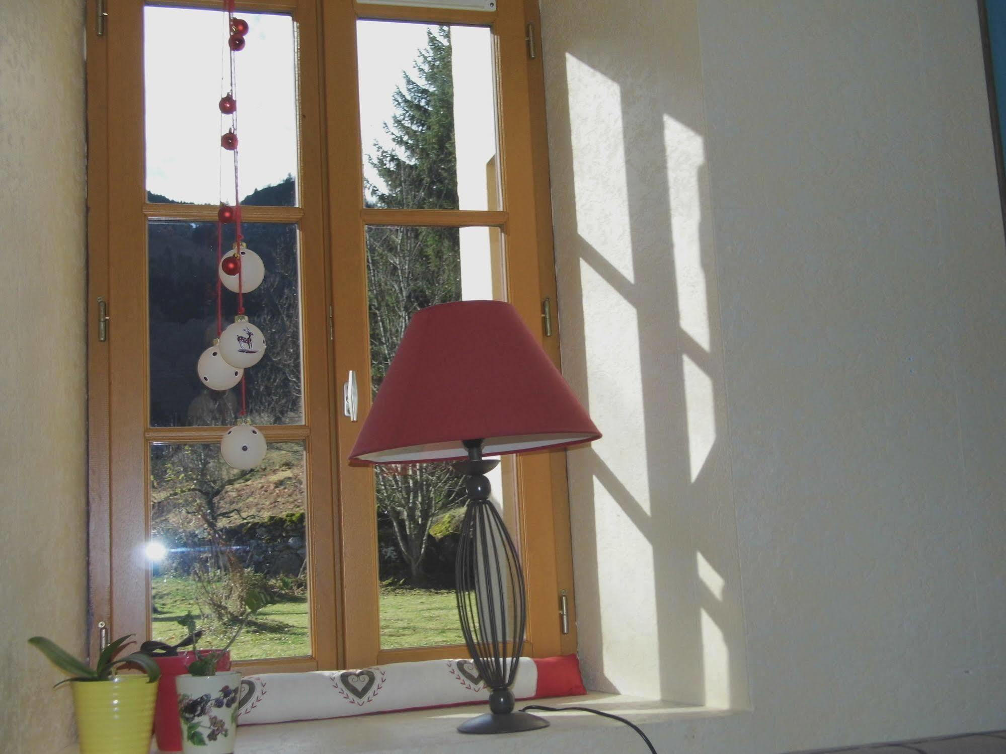 Gite Auberge Les Cascades Ла-Монжі Екстер'єр фото
